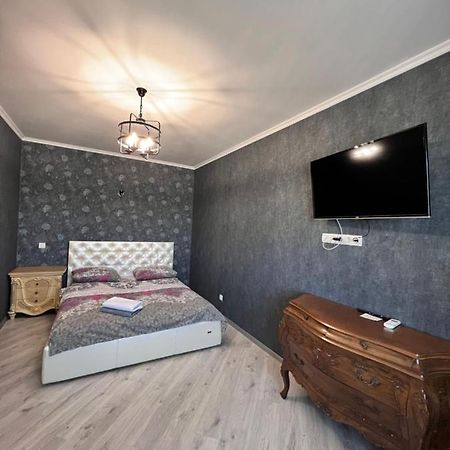 Уютная 1 Комнатная Квартира На Софии Русовой Apartamento Kiev Exterior foto